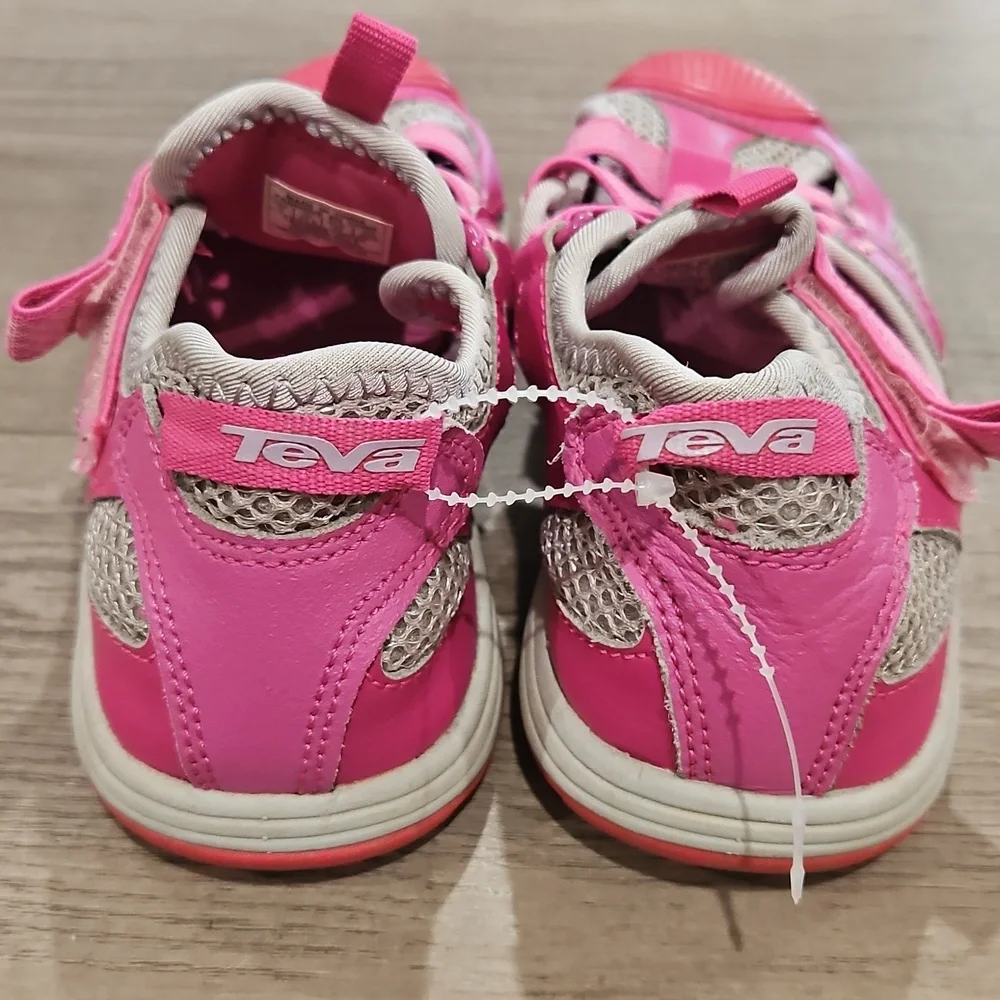 Teva Kids' Pink Adventure Shoes size US 1